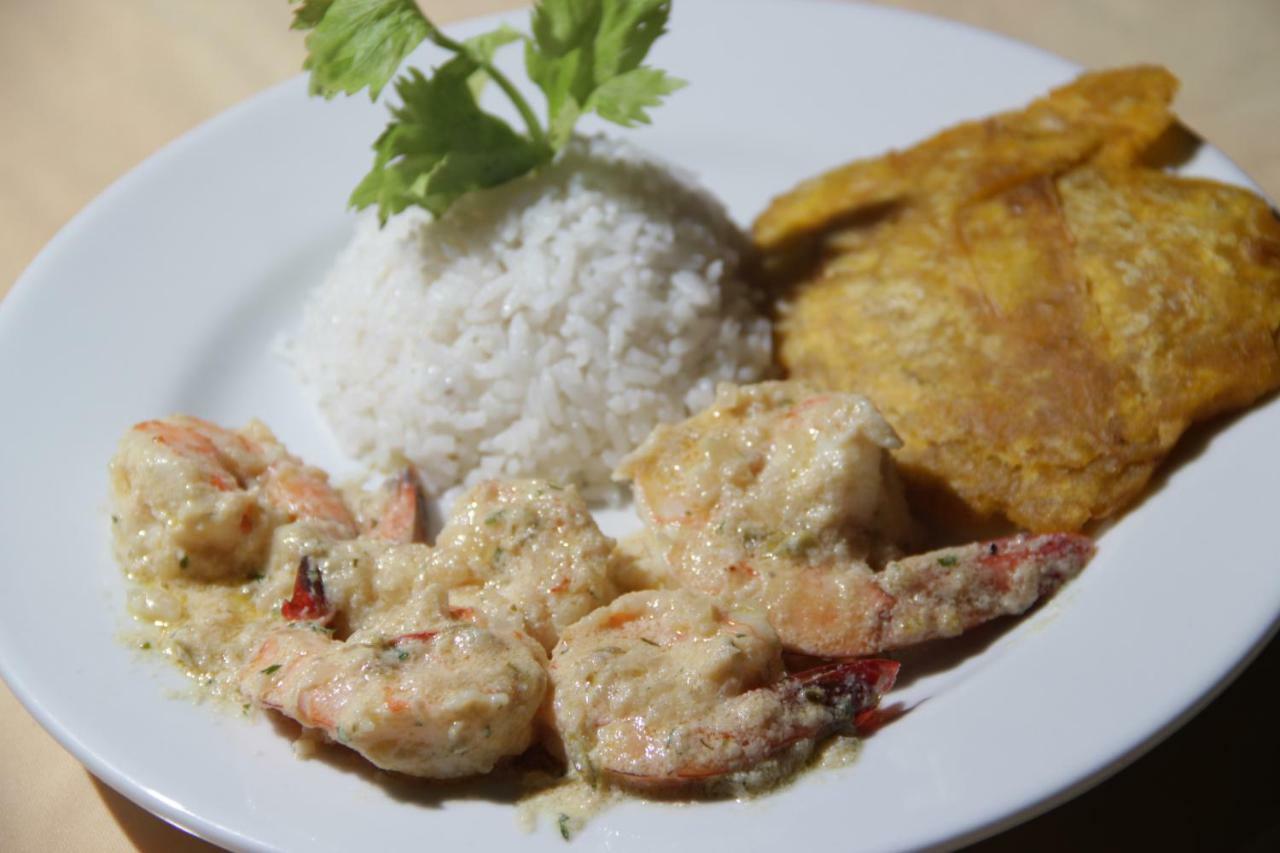 Hotel Costa Real Playa Ladrilleros 外观 照片